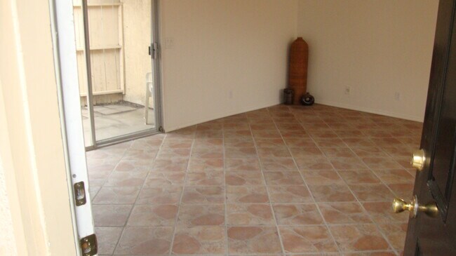 Building Photo - 266 S Santa Fe Ave