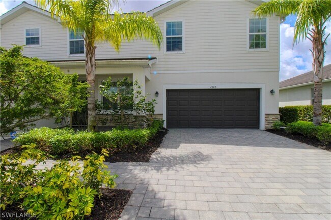 Building Photo - 2380 Fallglo St