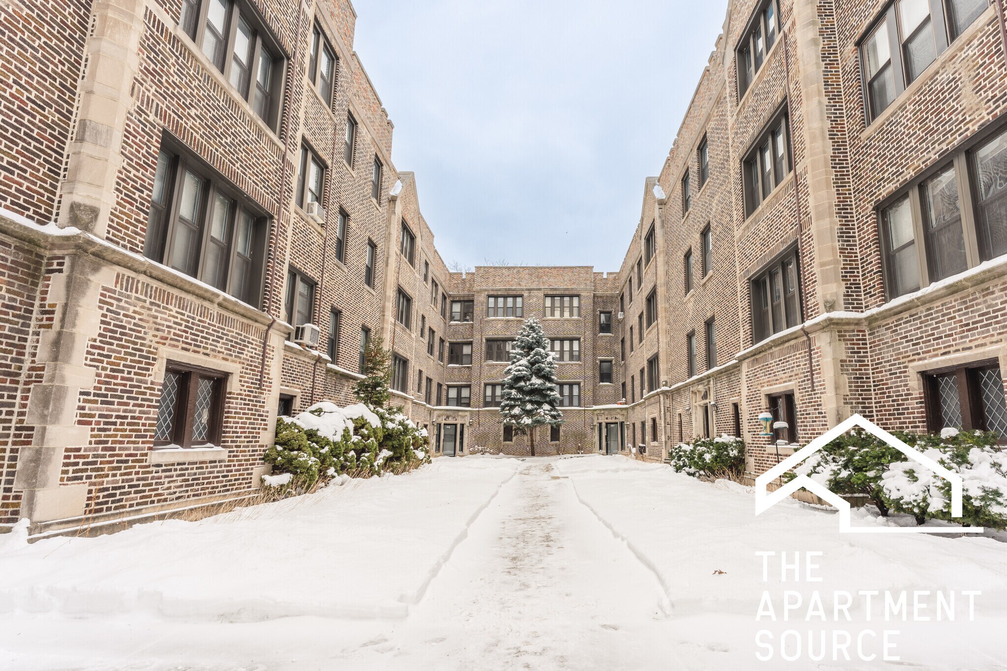 Building Photo - 1319 W Estes Ave