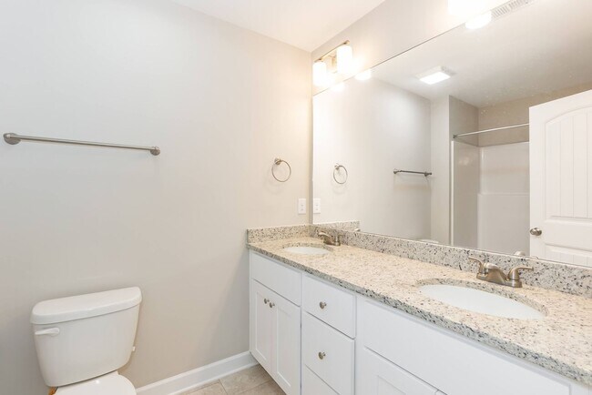 Building Photo - Three Bedroom Home!