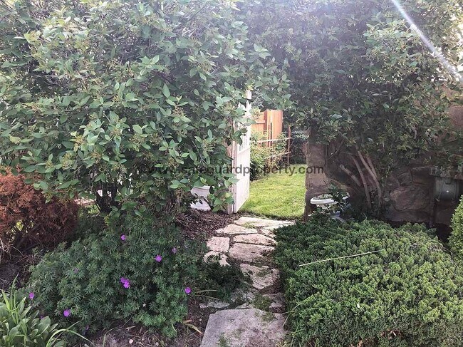 Building Photo - Wonderful 4 Bedroom Home with an Office in...
