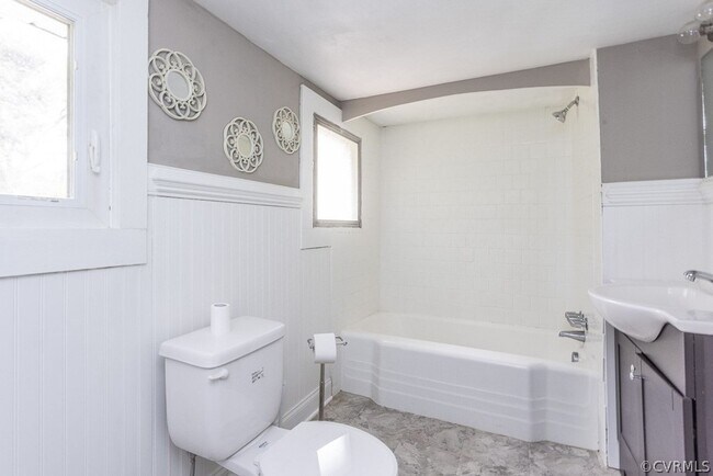 Building Photo - Cozy Home in Hopewell!