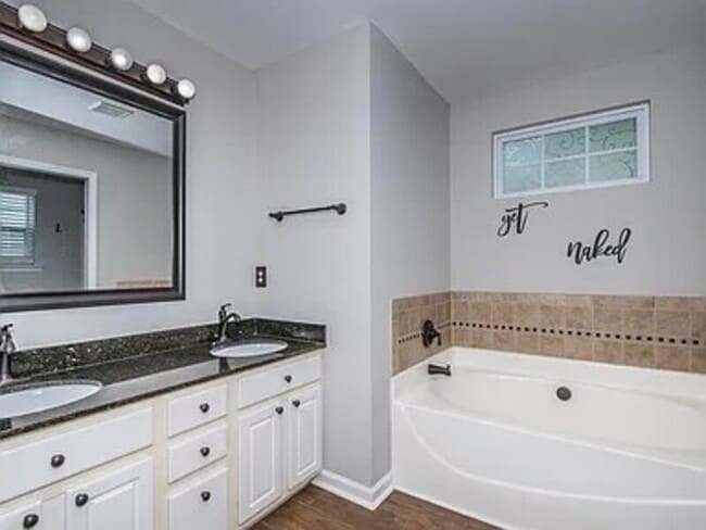 Building Photo - 450 Laurel Mist Ln