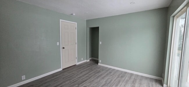 Building Photo - 235 Main St