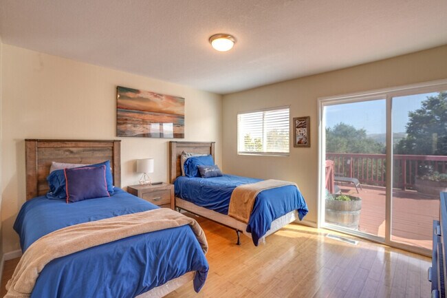 Building Photo - 420 Phoenix Cir