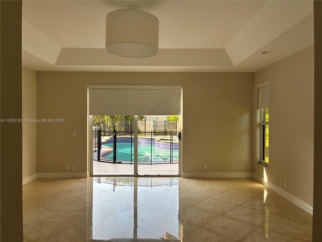 Building Photo - 384 Coconut Cir