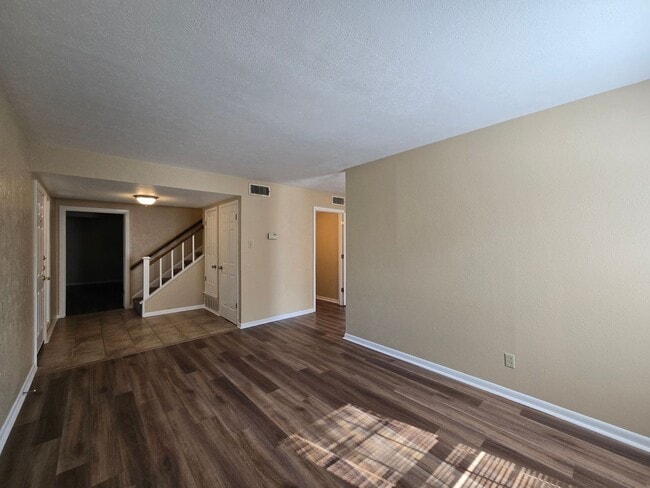 Building Photo - 3309 Lake Charles Ave