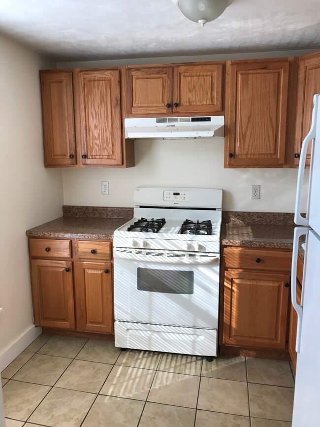 Building Photo - 41 Bowers St