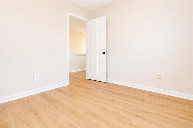 Building Photo - 4205 Bent Wood Ct