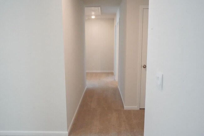 Building Photo - 491 Coconut Dr