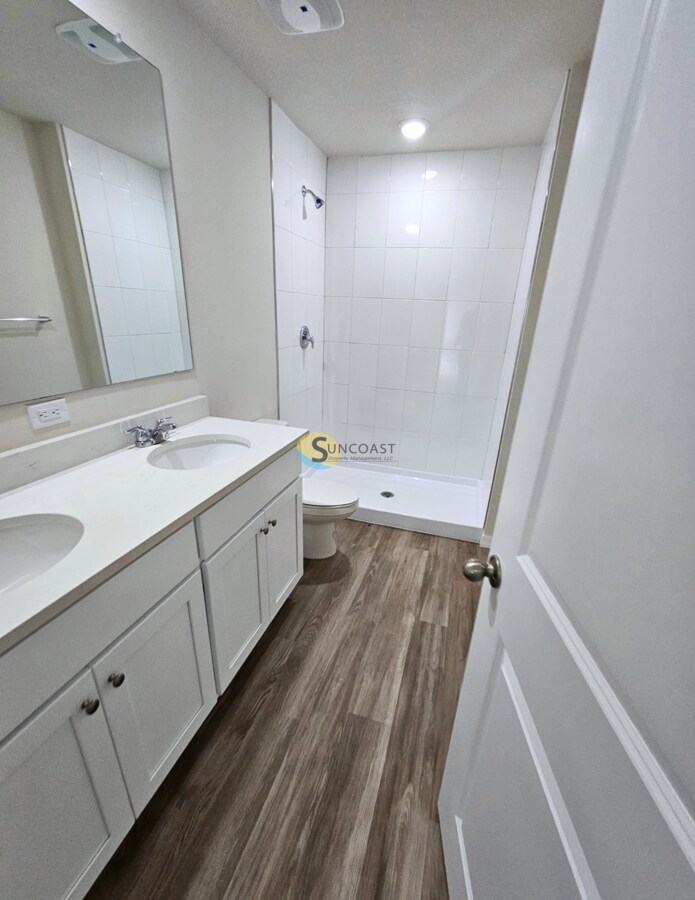 Building Photo - 22 Service Tree Pl