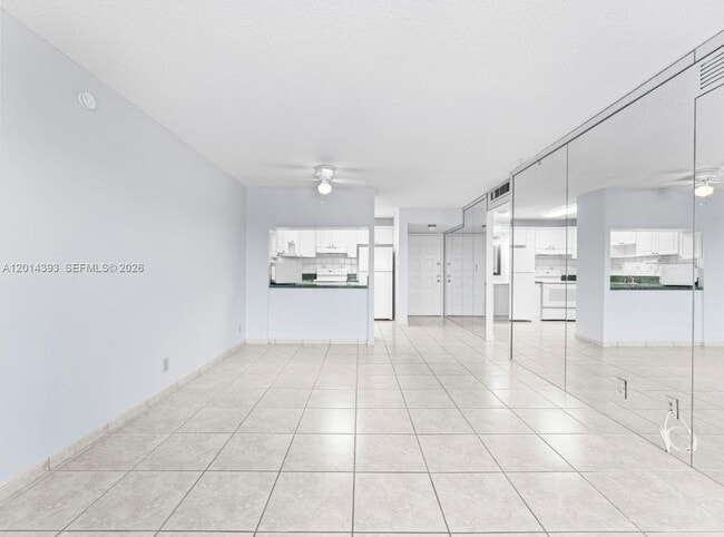 Building Photo - 8005 Lake Dr