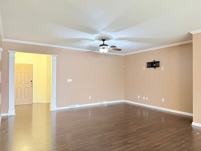 Building Photo - Spacious 3 Bed, 2 Bath Home in Desirable P...