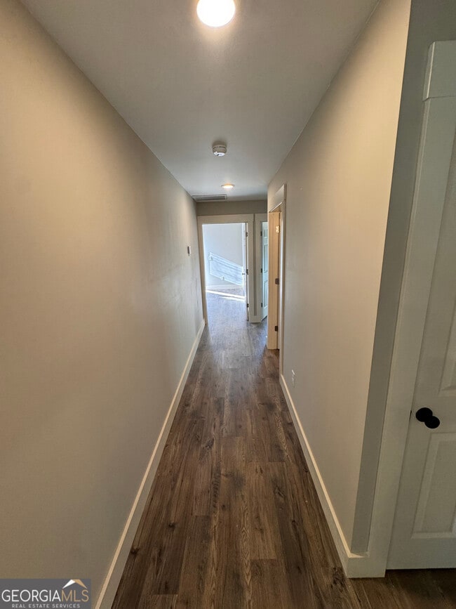 Building Photo - 186 Maret St