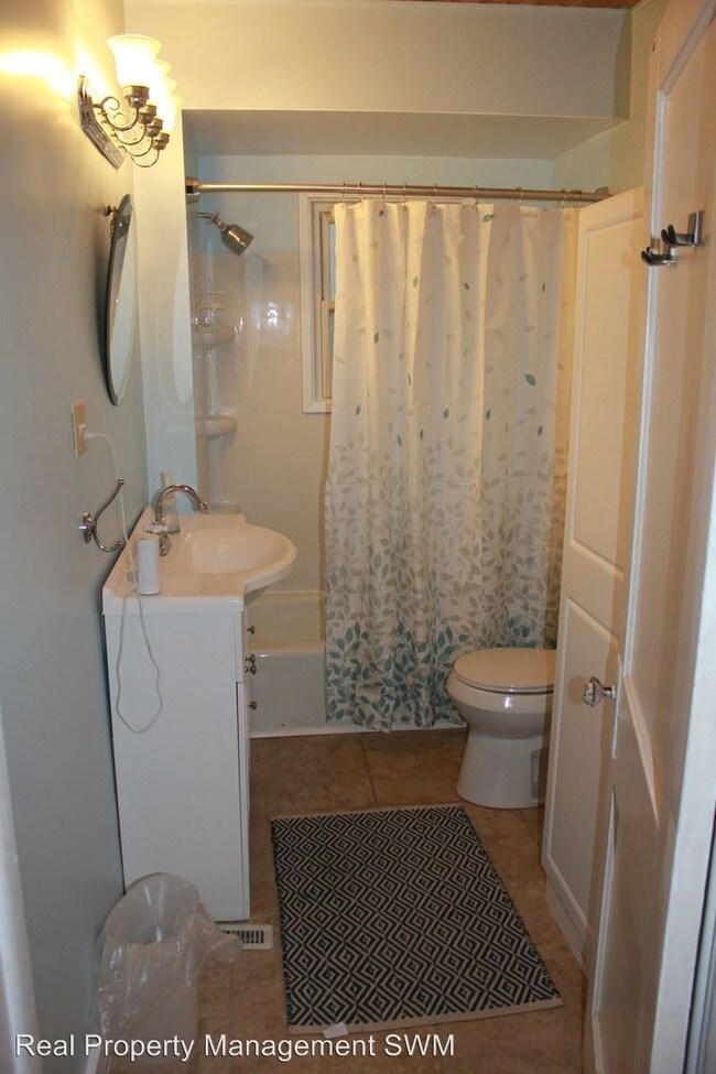 Building Photo - 3 br, 1 bath House - 1103 Market St