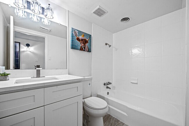 Building Photo - 11823 S Willow Cir