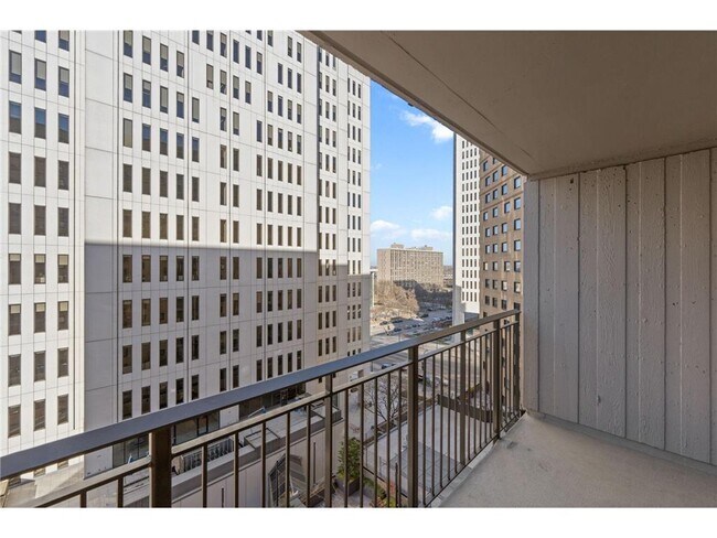 Building Photo - 121 Washington Ave S