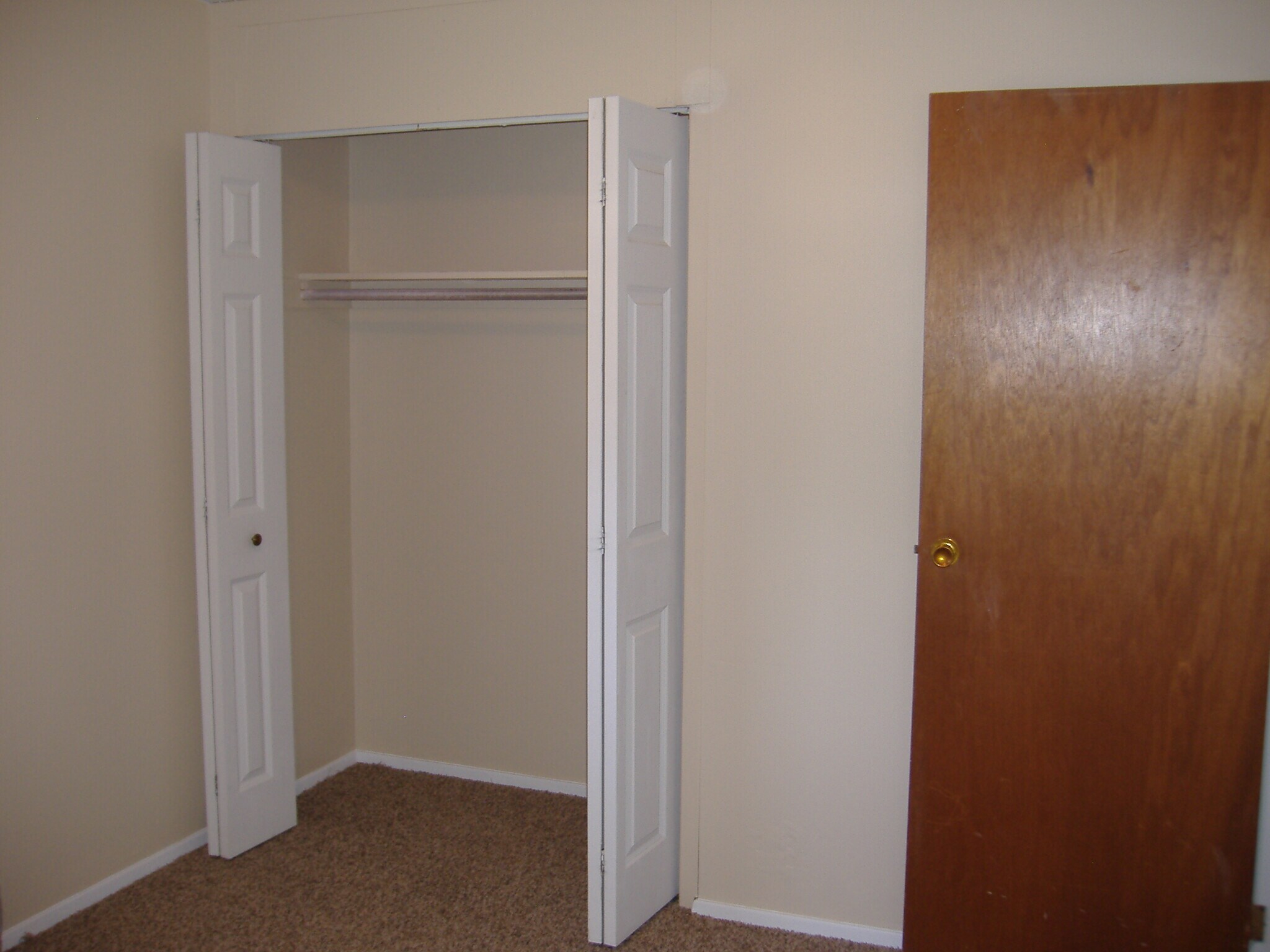 Building Photo - 717 6th Ave