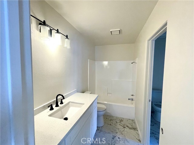Building Photo - 1120 Golden Springs Dr