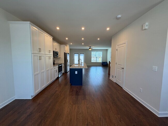 Building Photo - 3155 Horizon Rd