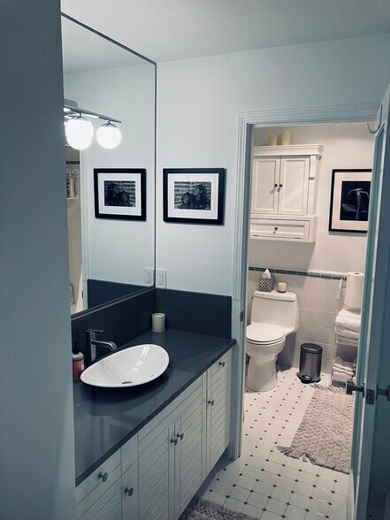 Vanity - 2698 Spyglass Dr
