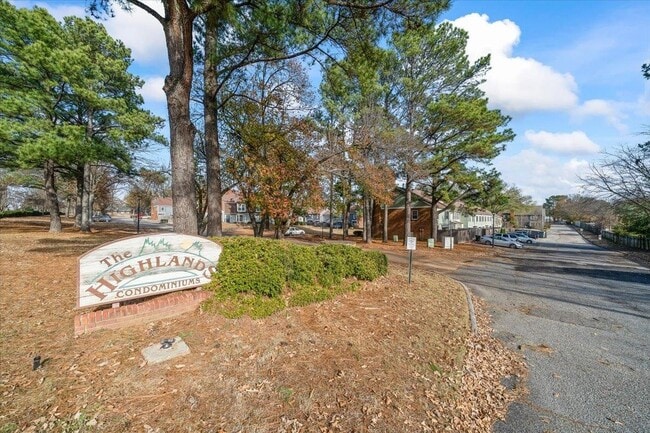 Building Photo - 5432 Gatehouse Dr