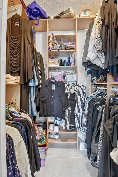 Building Photo - 14460 Strathmore Ln