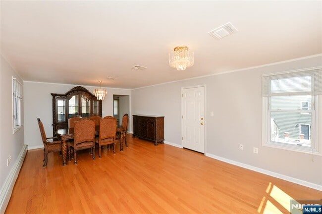 Building Photo - 142 Grand 2