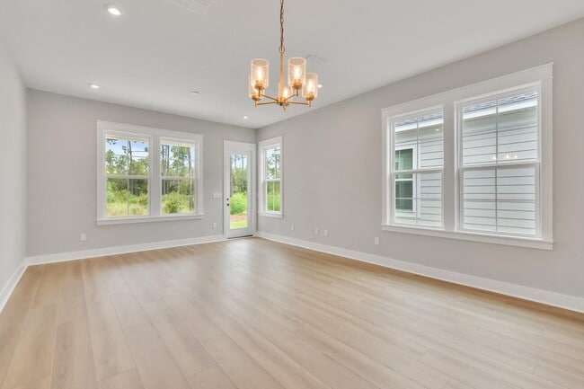 Building Photo - 299 Suwannee Dr