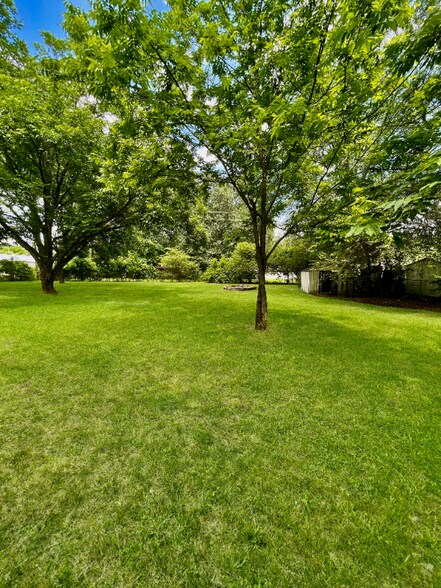 Building Photo - 6036 Circle Dr