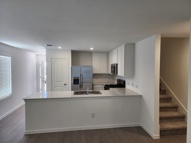 Building Photo - 3049 Majestic Sunrise Dr