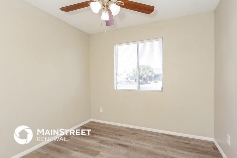 Building Photo - 510 N Tercera Ave