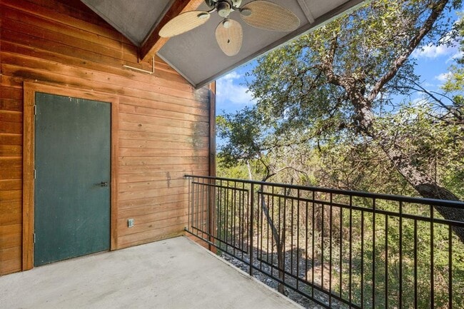 Building Photo - 4711 Spicewood Springs Rd