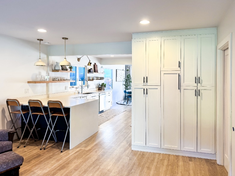 Building Photo - 406 S Irena Ave