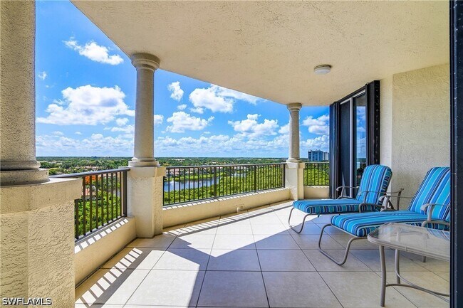 Building Photo - 8787 Bay Colony Dr
