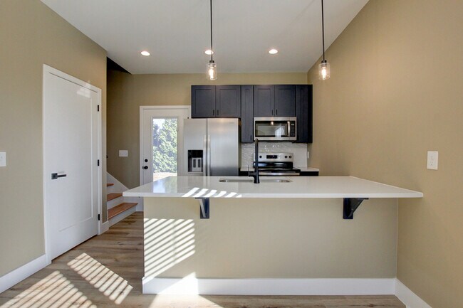 Building Photo - 102 Rosenwald St