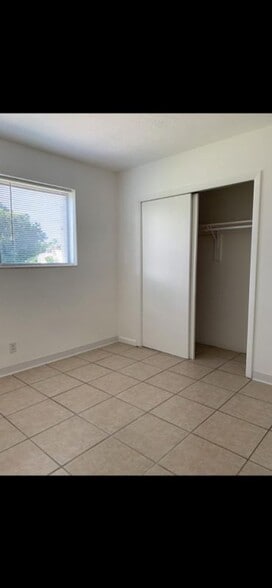 Building Photo - 401 SW 8th St