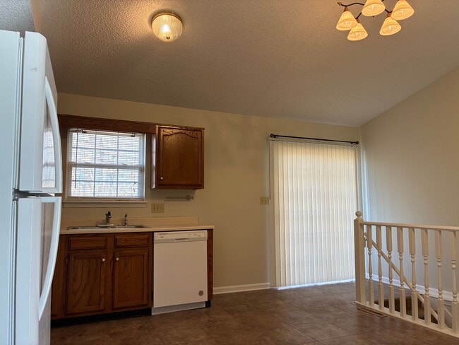 Building Photo - 1331 Amanda Jo Dr