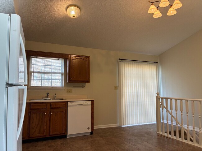 Building Photo - ***NEW Price***