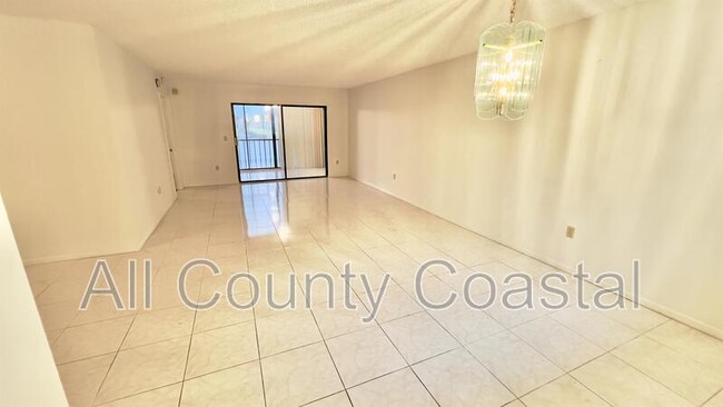 Building Photo - 6121 Pointe Regal Cir