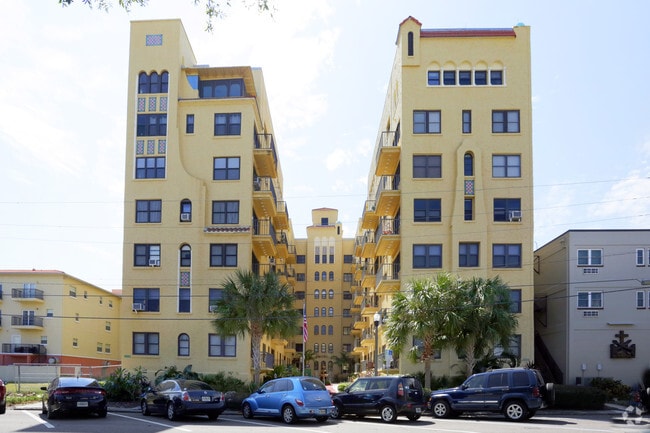 Building Photo - Flori de Leon