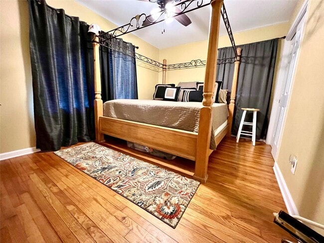 Building Photo - 1735 S Park