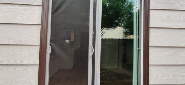 Building Photo - 5362 Bancroft Ave