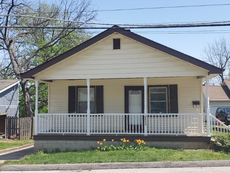 Primary Photo - 2910 Endicott Ave
