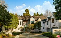 Building Photo - 3858 Hayvenhurst Dr