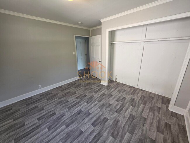 Building Photo - 2 BR