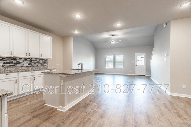 Building Photo - 940 Windflower