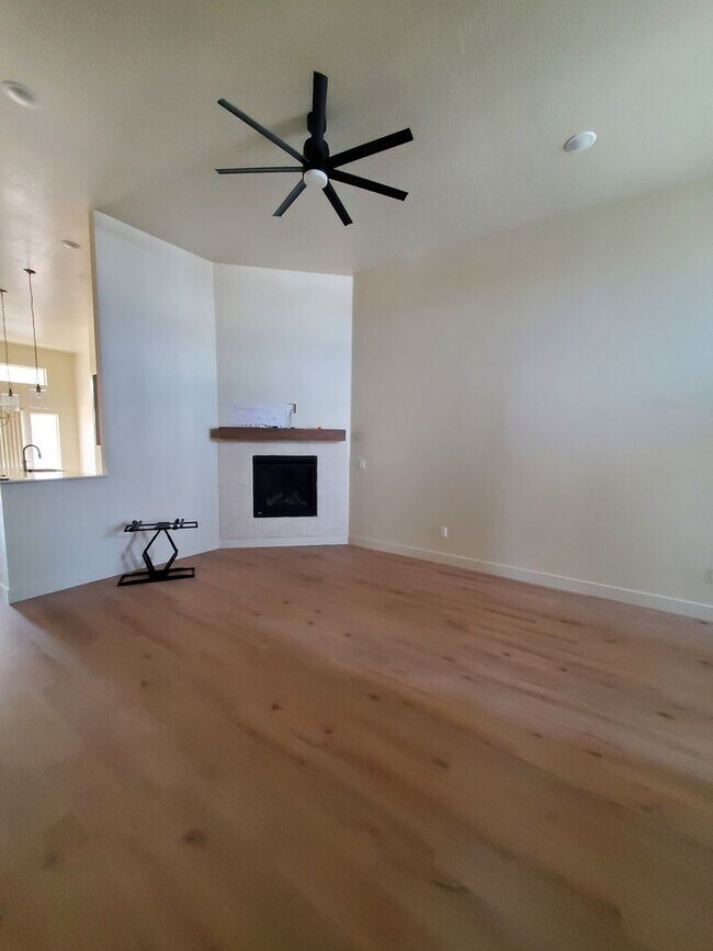 Building Photo - Mountain Vista Townhome