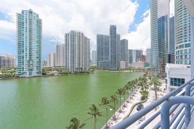 Building Photo - 325 S Biscayne Blvd