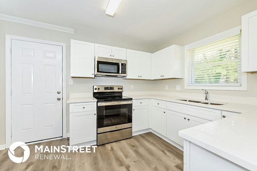 Building Photo - 2816 Knollview Dr